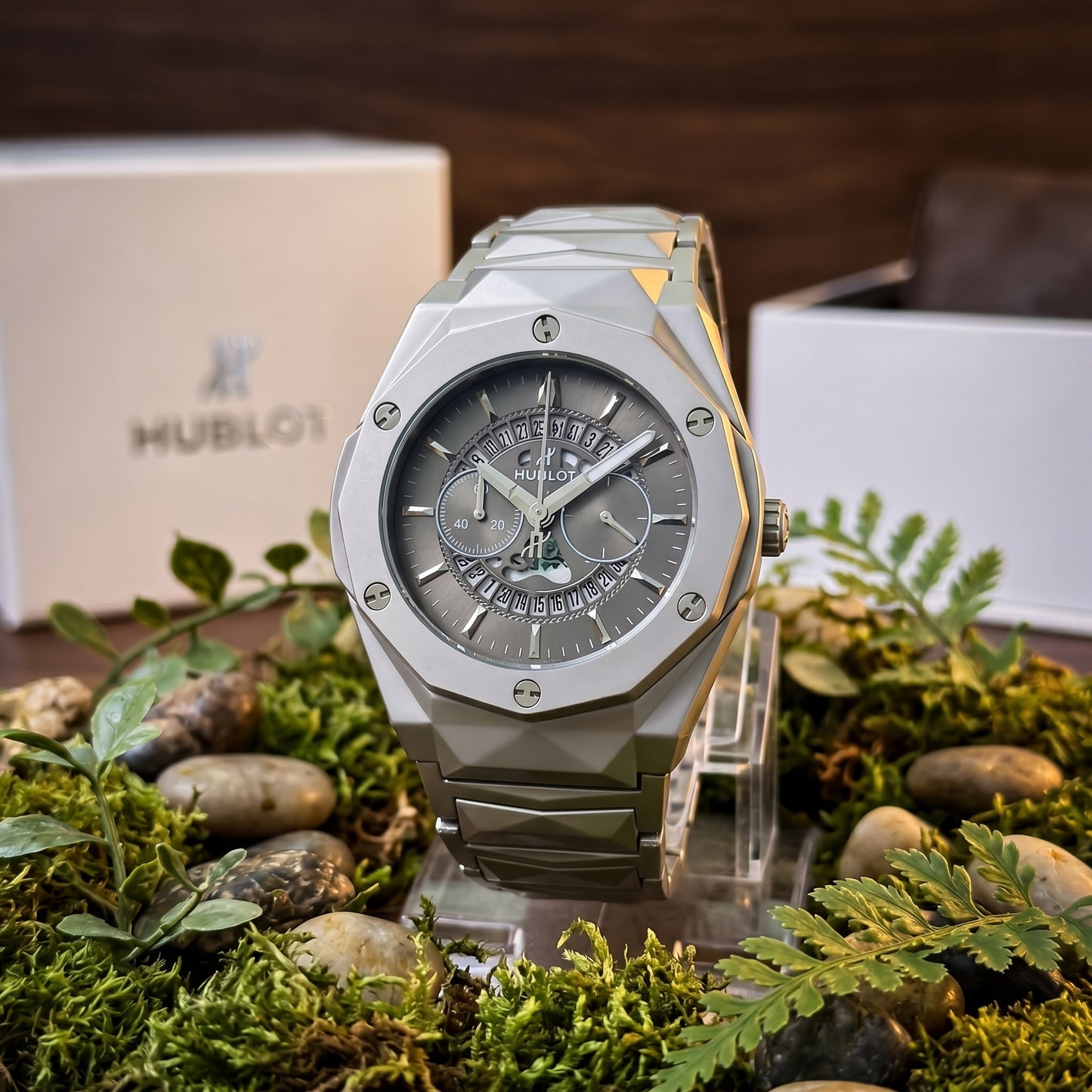 Silver Prism Chain Strapped Gray Hologram Dial Hublot Watch