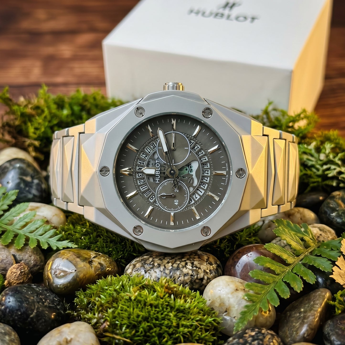 Silver Prism Chain Strapped Gray Hologram Dial Hublot Watch